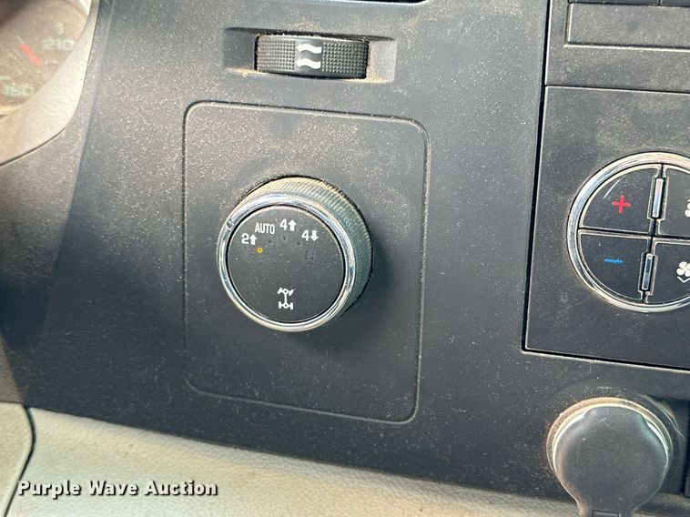 image for item DN4712 2013 GMC Sierra 1500  Crew Cab pickup truck