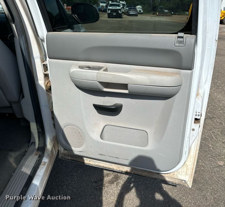 image for item DN4712 2013 GMC Sierra 1500  Crew Cab pickup truck