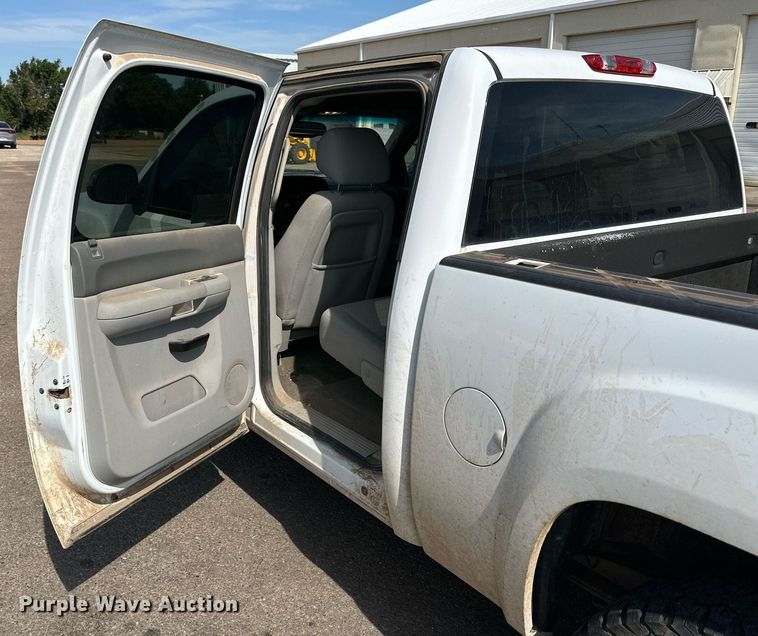 image for item DN4712 2013 GMC Sierra 1500  Crew Cab pickup truck