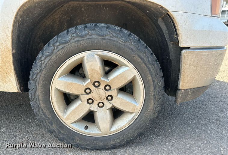 image for item DN4712 2013 GMC Sierra 1500  Crew Cab pickup truck