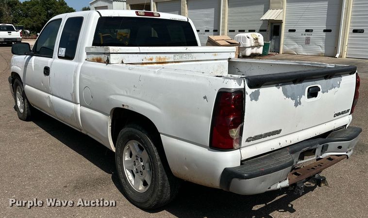 image for item DN4716 2004 Chevrolet Silverado 1500  Ext. Cab pickup truck