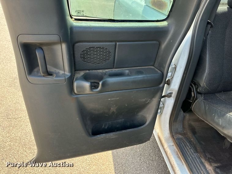 image for item DN4716 2004 Chevrolet Silverado 1500  Ext. Cab pickup truck