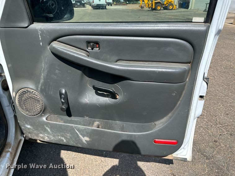 image for item DN4716 2004 Chevrolet Silverado 1500  Ext. Cab pickup truck