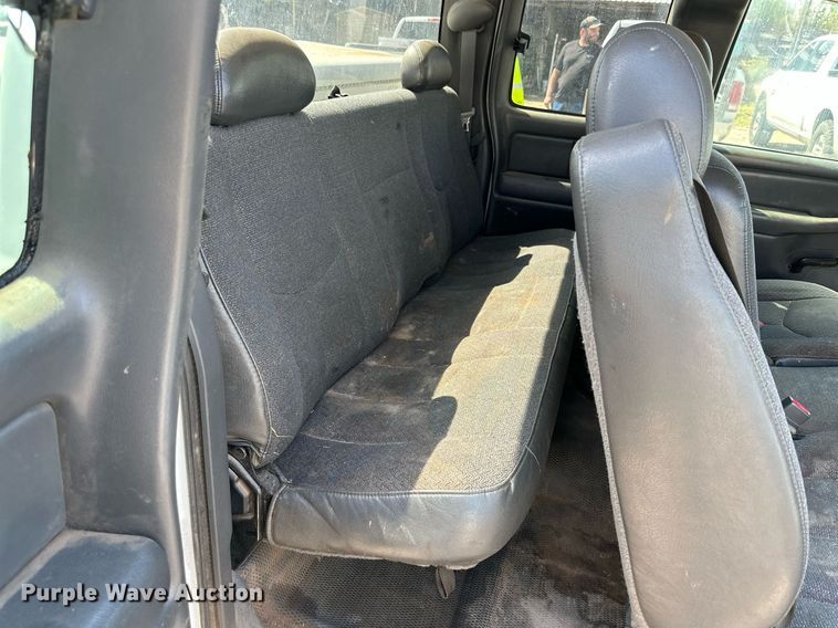 image for item DN4716 2004 Chevrolet Silverado 1500  Ext. Cab pickup truck