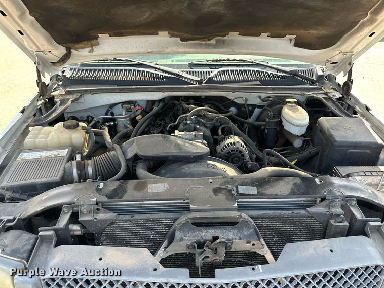 image for item DN4716 2004 Chevrolet Silverado 1500  Ext. Cab pickup truck