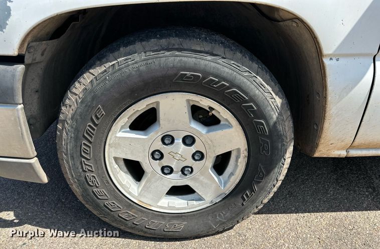 image for item DN4716 2004 Chevrolet Silverado 1500  Ext. Cab pickup truck