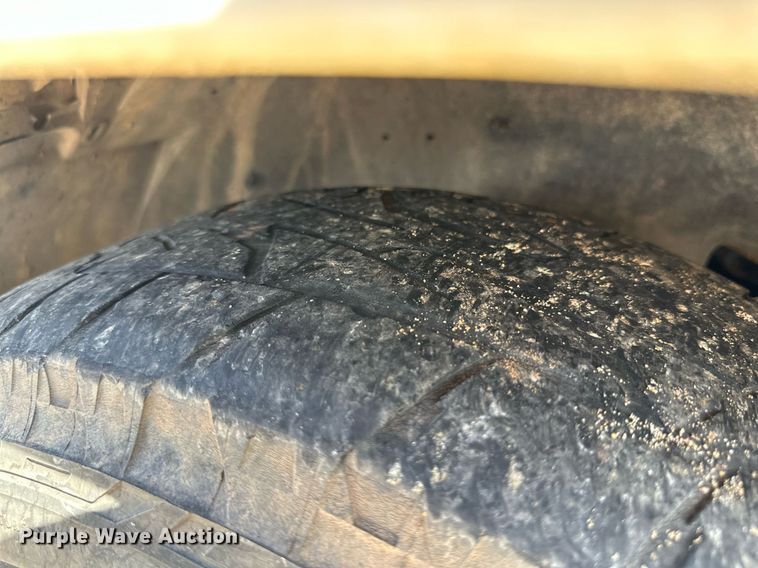 image for item DN4716 2004 Chevrolet Silverado 1500  Ext. Cab pickup truck