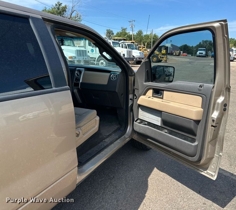 image for item DN4717 2013 Ford F150  SuperCrew pickup truck