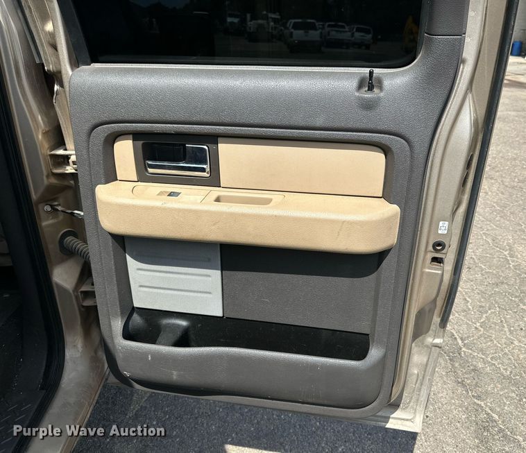 image for item DN4717 2013 Ford F150  SuperCrew pickup truck