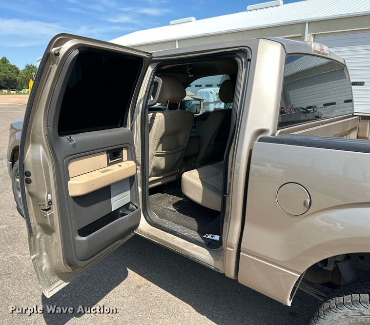 image for item DN4717 2013 Ford F150  SuperCrew pickup truck