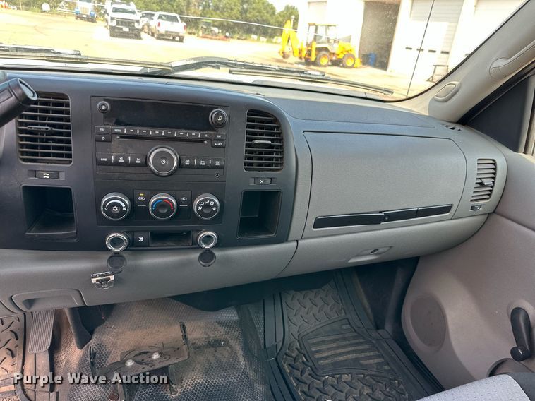 image for item DN4718 2009 Chevrolet Silverado 1500  Crew Cab pickup truck