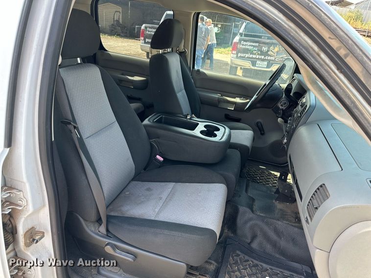 image for item DN4718 2009 Chevrolet Silverado 1500  Crew Cab pickup truck