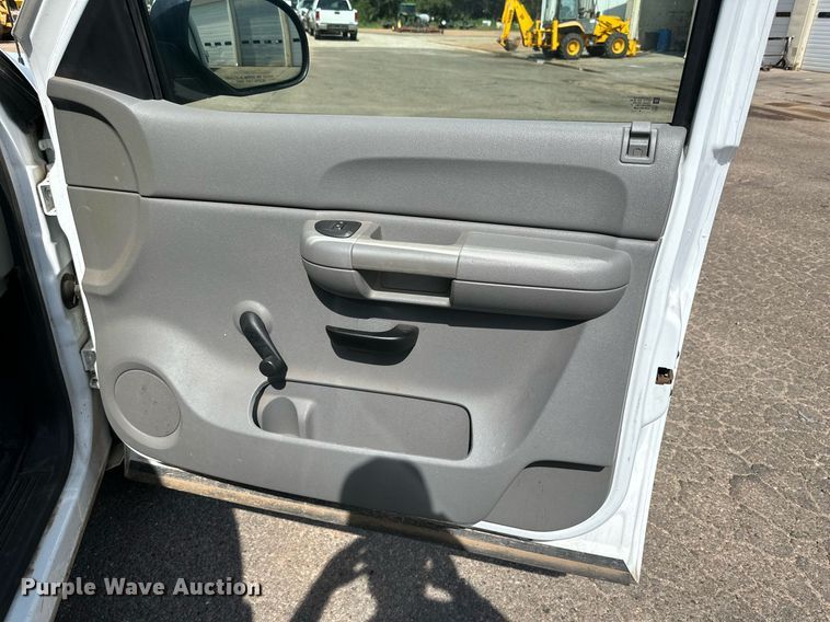 image for item DN4718 2009 Chevrolet Silverado 1500  Crew Cab pickup truck