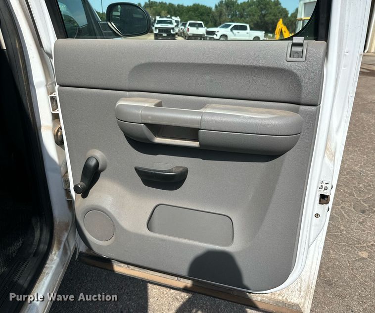 image for item DN4718 2009 Chevrolet Silverado 1500  Crew Cab pickup truck