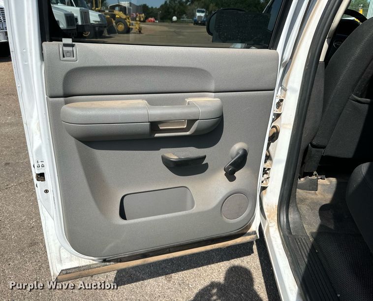 image for item DN4718 2009 Chevrolet Silverado 1500  Crew Cab pickup truck