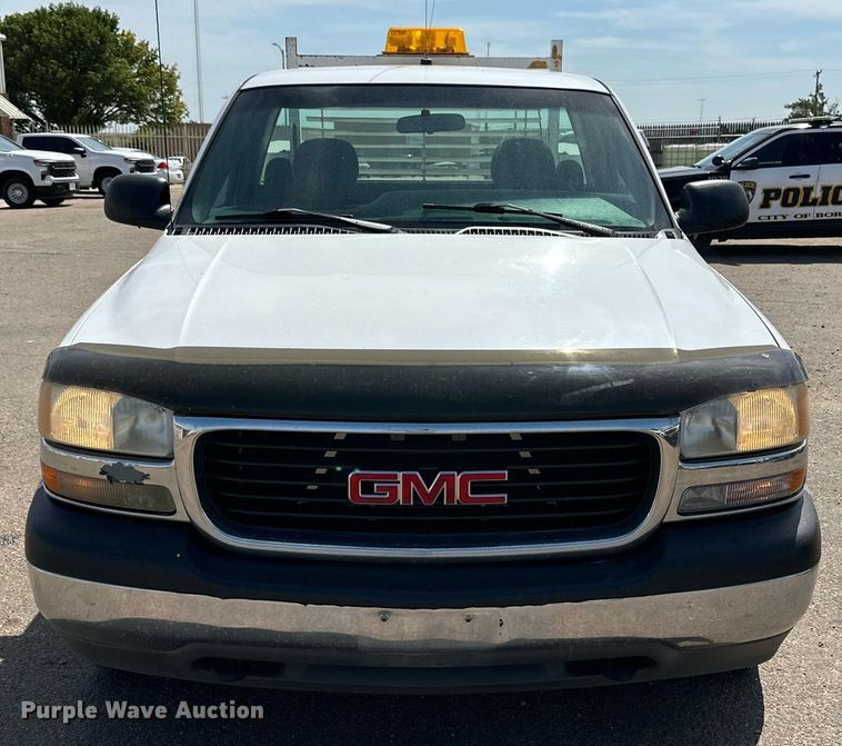 image for item DN4719 2000 GMC Sierra 2500 HD  utility bed pickup truck