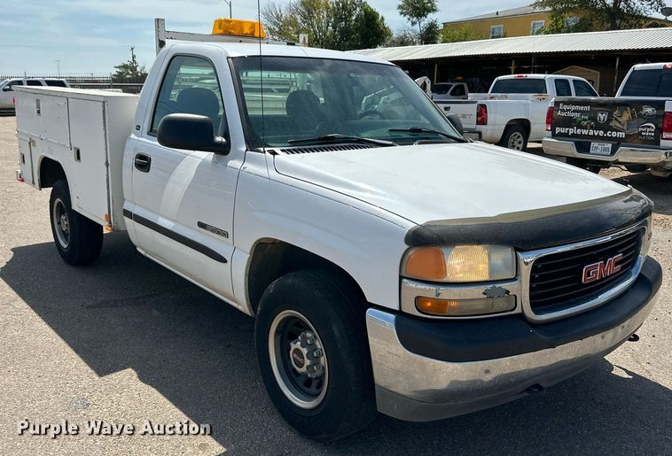 image for item DN4719 2000 GMC Sierra 2500 HD  utility bed pickup truck