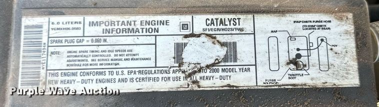 image for item DN4719 2000 GMC Sierra 2500 HD  utility bed pickup truck