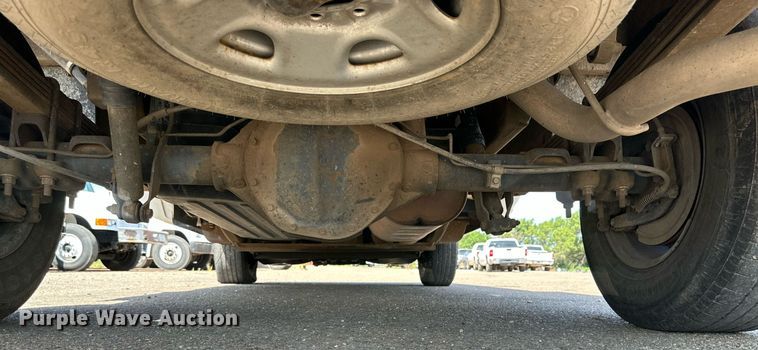 image for item DN4719 2000 GMC Sierra 2500 HD  utility bed pickup truck