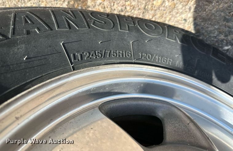 image for item DN4720 2000 Chevrolet Tahoe  SUV