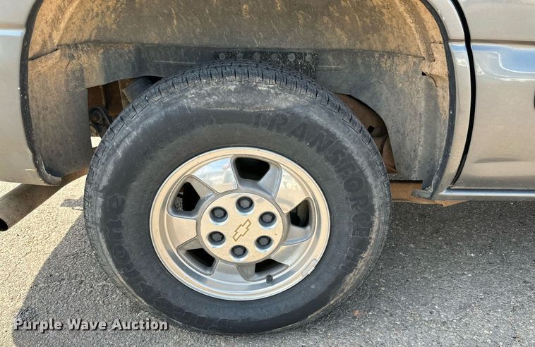 image for item DN4720 2000 Chevrolet Tahoe  SUV