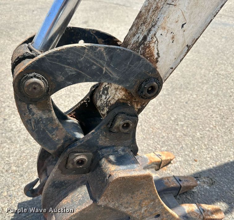 image for item DN4721 2011 Bobcat 324  mini excavator