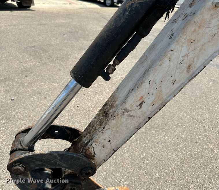 image for item DN4721 2011 Bobcat 324  mini excavator