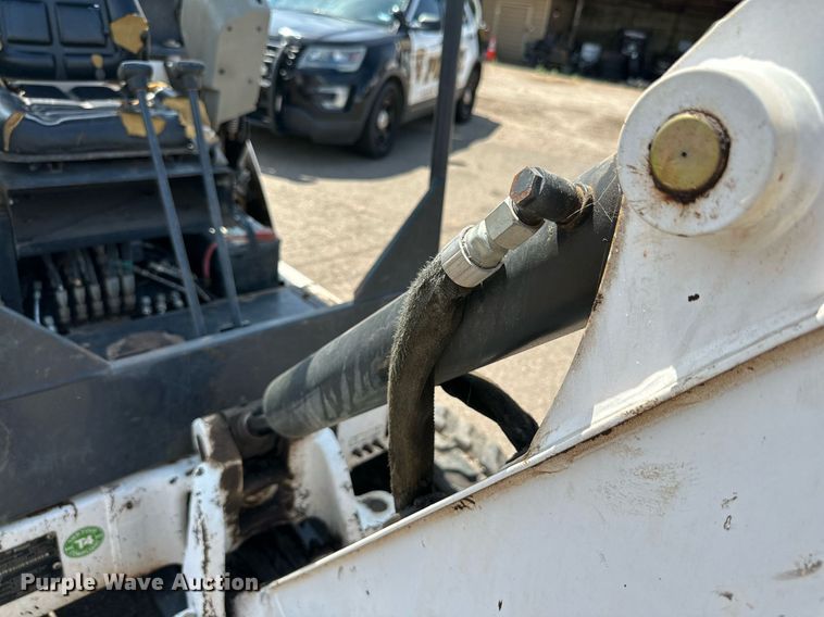 image for item DN4721 2011 Bobcat 324  mini excavator