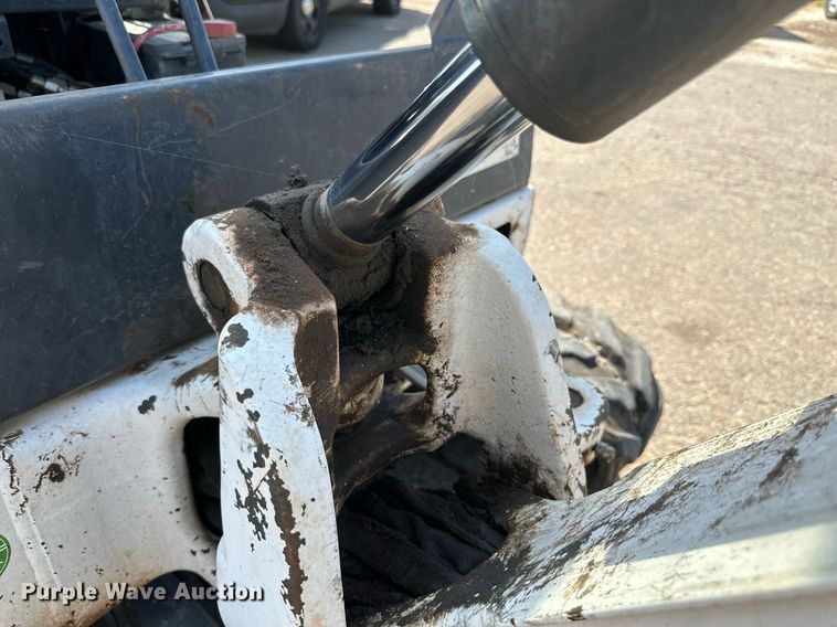 image for item DN4721 2011 Bobcat 324  mini excavator