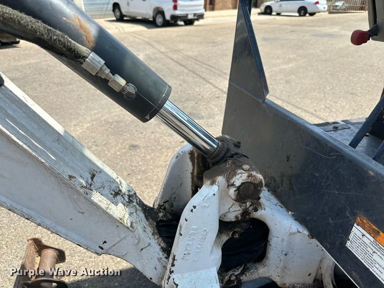 image for item DN4721 2011 Bobcat 324  mini excavator