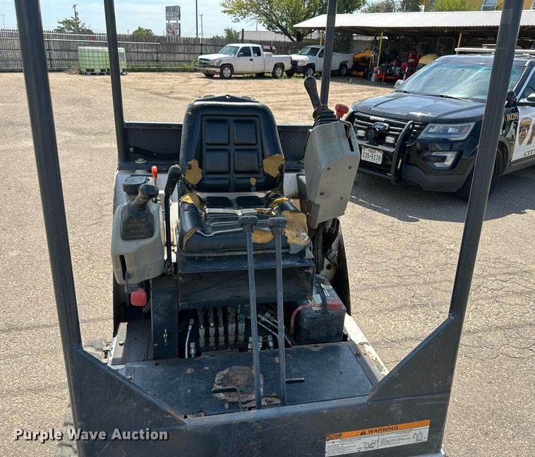 image for item DN4721 2011 Bobcat 324  mini excavator