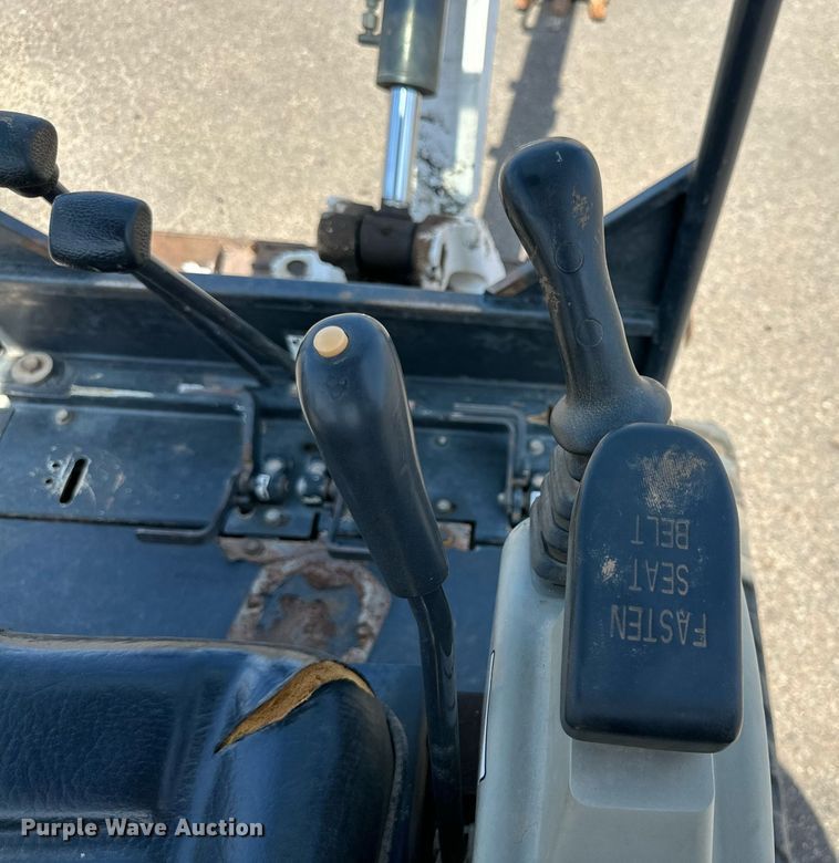 image for item DN4721 2011 Bobcat 324  mini excavator