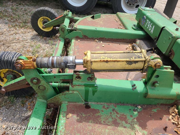 image for item DN8524 John Deere 1018  rotary mower