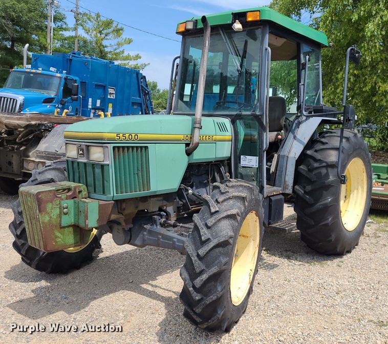 image for item DN8525 1997 John Deere 5500  MFWD tractor