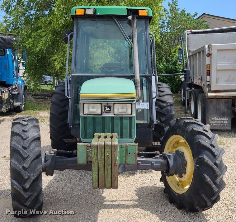 image for item DN8525 1997 John Deere 5500  MFWD tractor