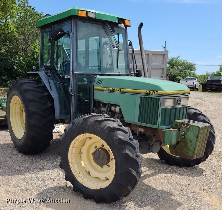 image for item DN8525 1997 John Deere 5500  MFWD tractor