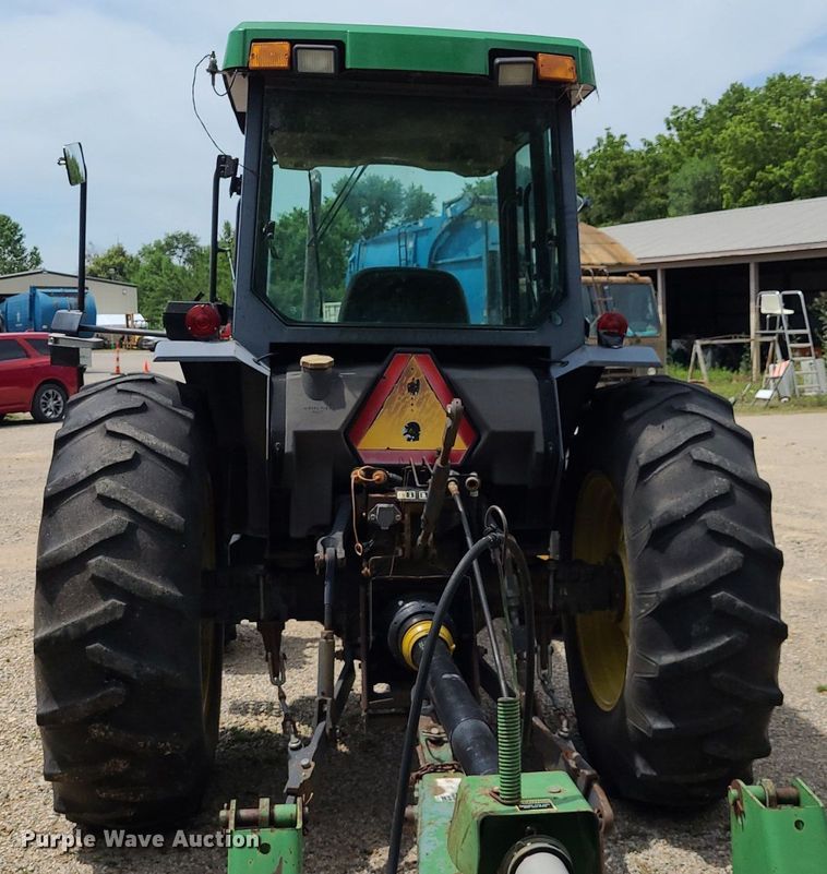 image for item DN8525 1997 John Deere 5500  MFWD tractor