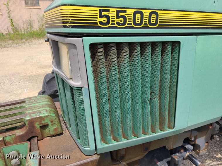 image for item DN8525 1997 John Deere 5500  MFWD tractor