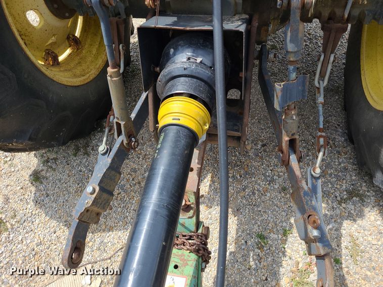 image for item DN8525 1997 John Deere 5500  MFWD tractor