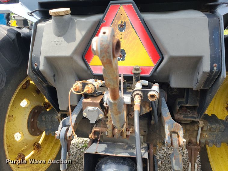 image for item DN8525 1997 John Deere 5500  MFWD tractor