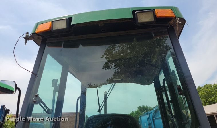 image for item DN8525 1997 John Deere 5500  MFWD tractor