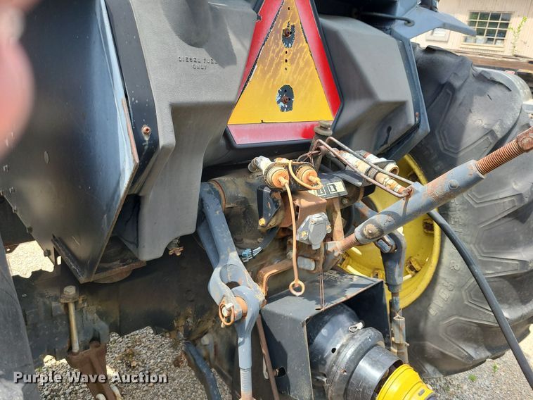 image for item DN8525 1997 John Deere 5500  MFWD tractor