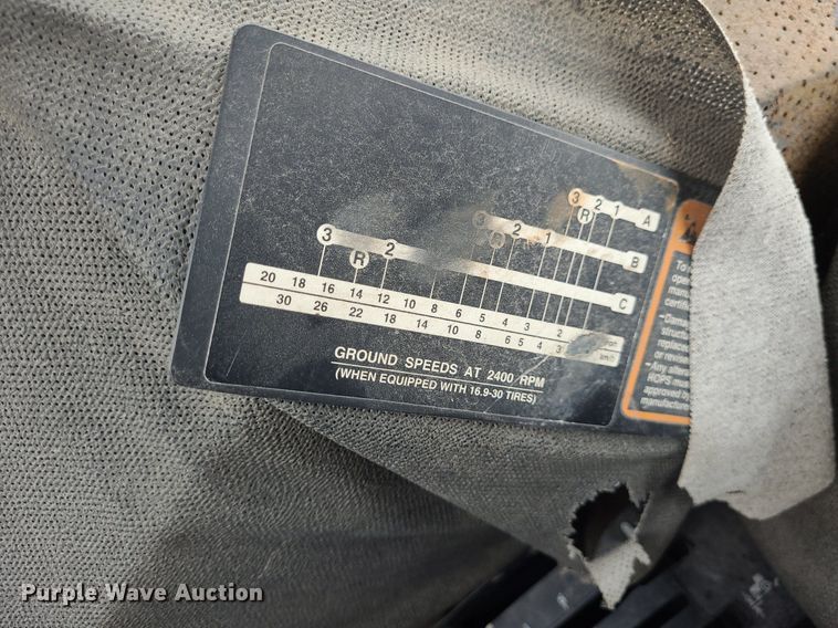 image for item DN8525 1997 John Deere 5500  MFWD tractor