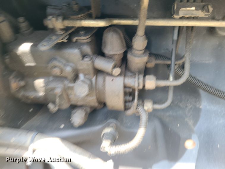 image for item DN8525 1997 John Deere 5500  MFWD tractor