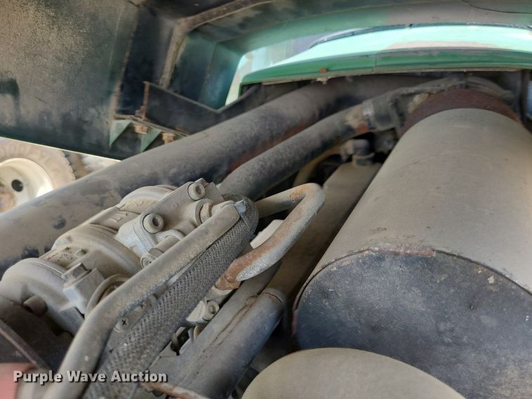 image for item DN8525 1997 John Deere 5500  MFWD tractor