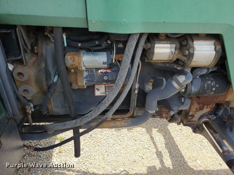 image for item DN8525 1997 John Deere 5500  MFWD tractor