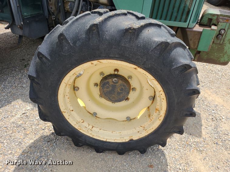 image for item DN8525 1997 John Deere 5500  MFWD tractor
