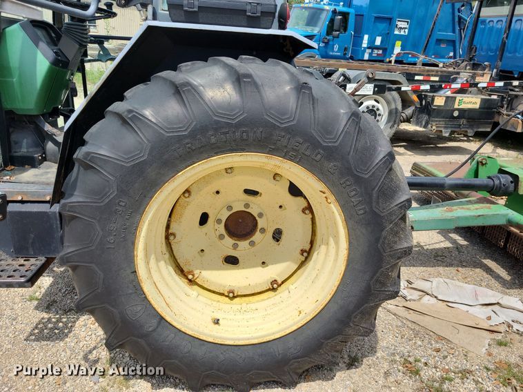 image for item DN8525 1997 John Deere 5500  MFWD tractor