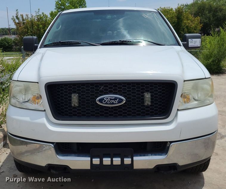 image for item DN8527 2005 Ford F150 XL  SuperCrew pickup truck