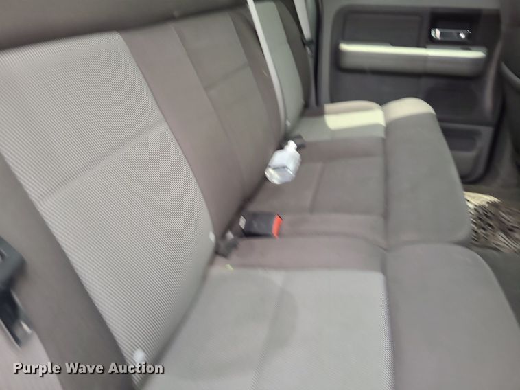 image for item DN8527 2005 Ford F150 XL  SuperCrew pickup truck